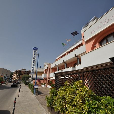 Hotel Mistral Marina di Campo Exterior photo