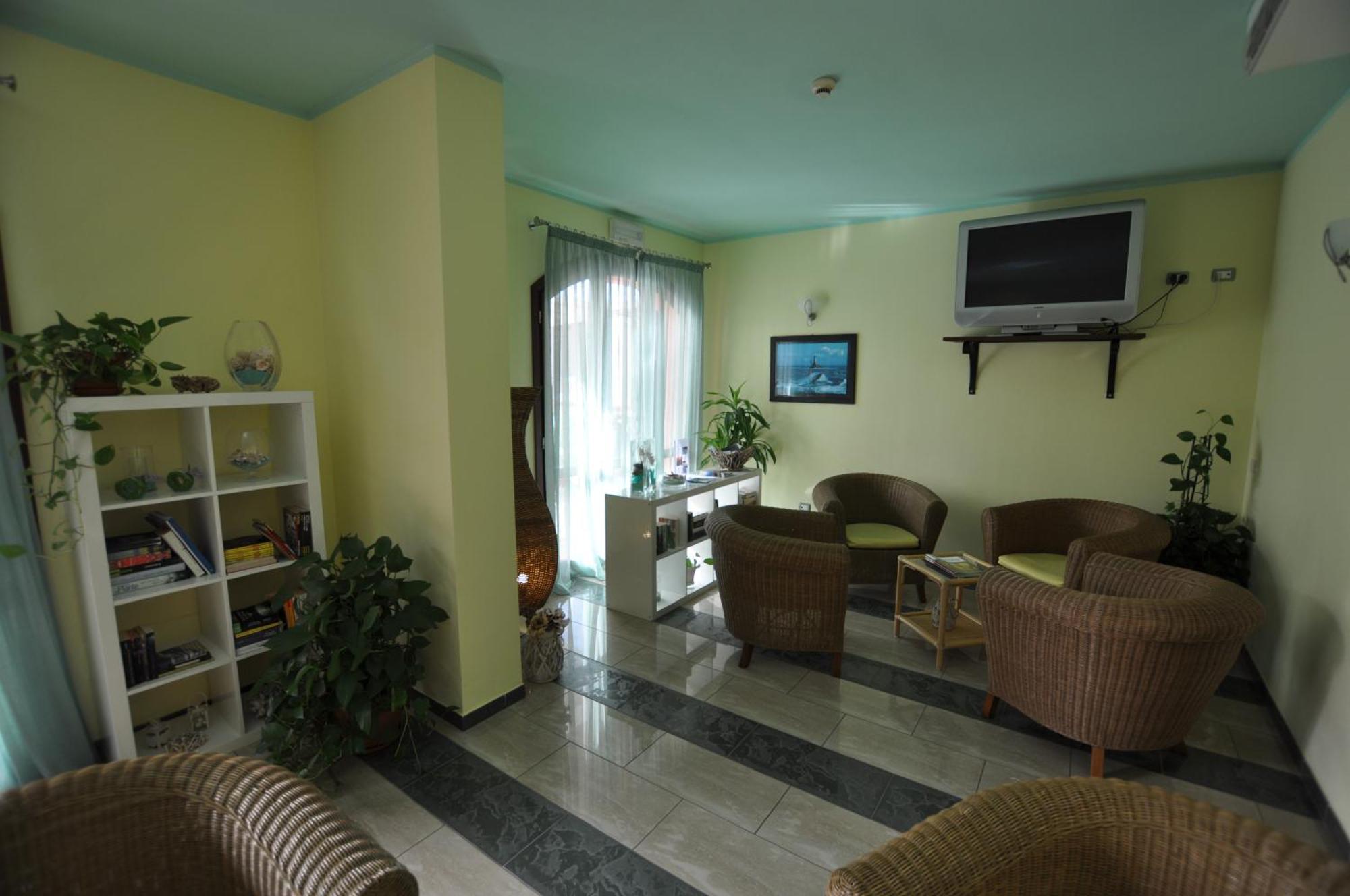 Hotel Mistral Marina di Campo Exterior photo