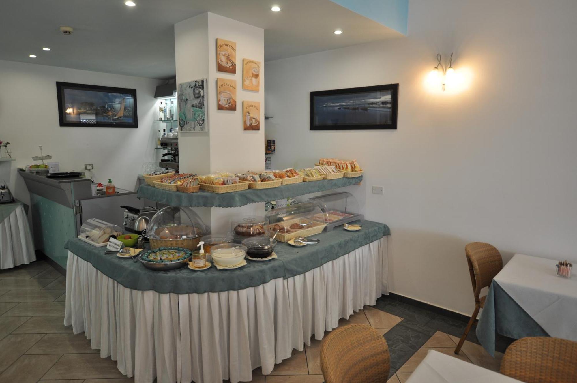 Hotel Mistral Marina di Campo Exterior photo