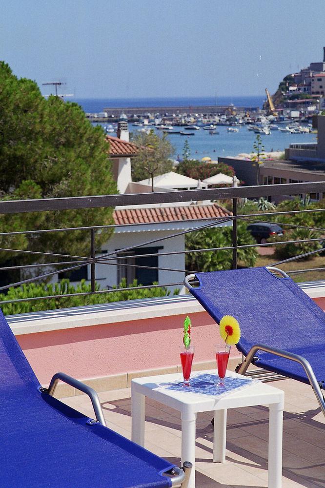 Hotel Mistral Marina di Campo Exterior photo