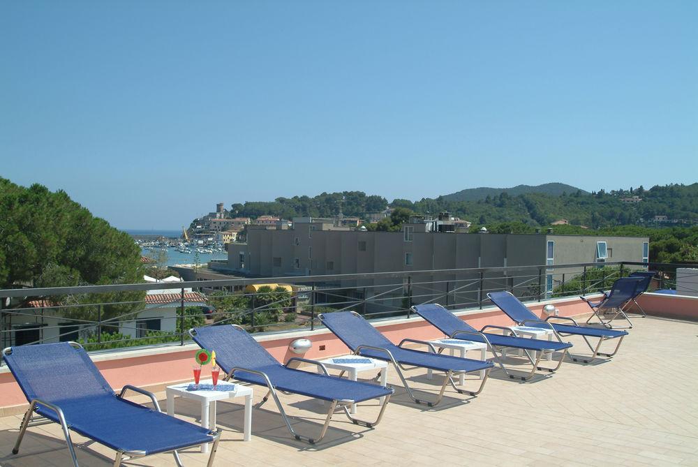 Hotel Mistral Marina di Campo Exterior photo