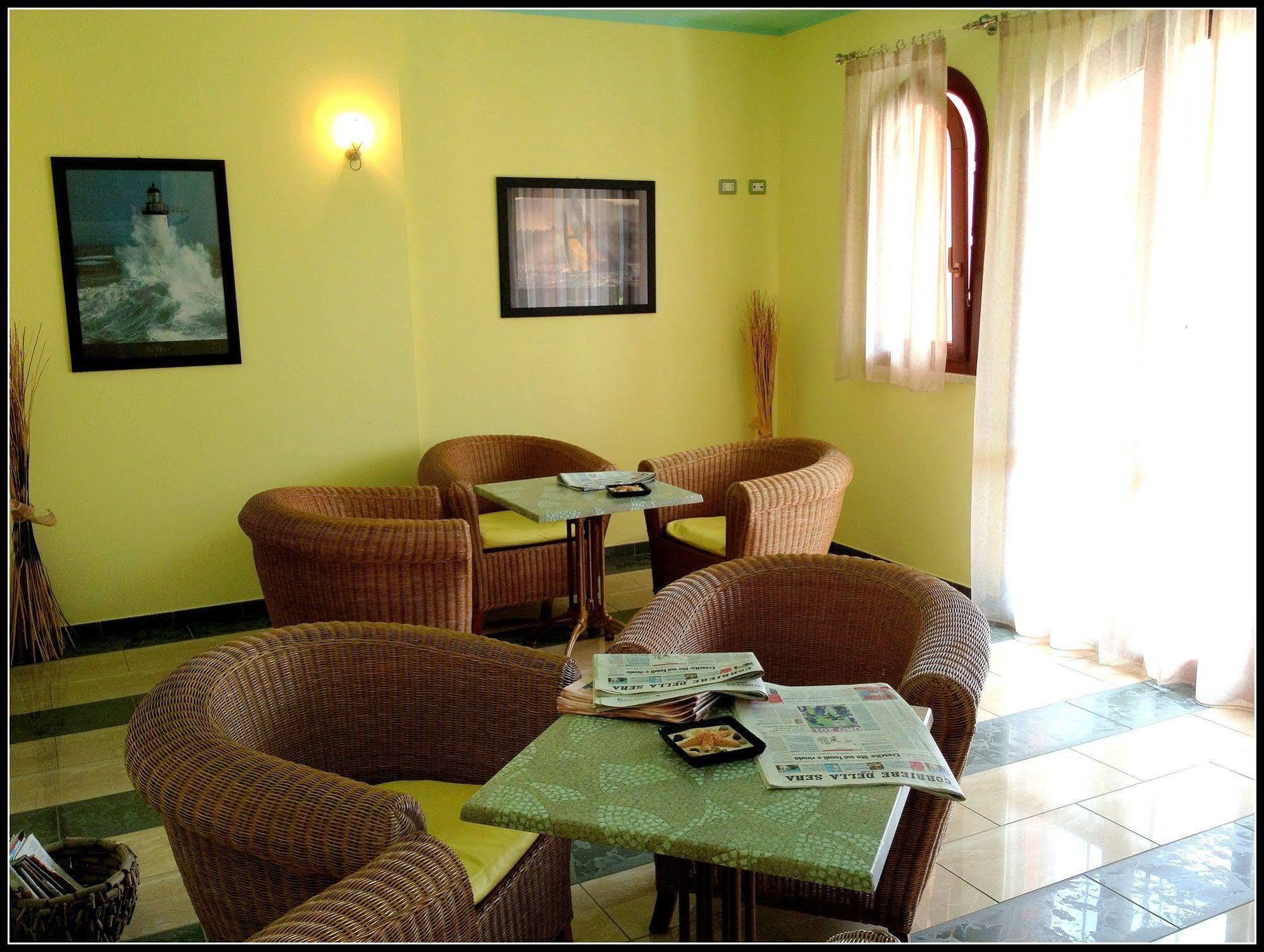 Hotel Mistral Marina di Campo Exterior photo